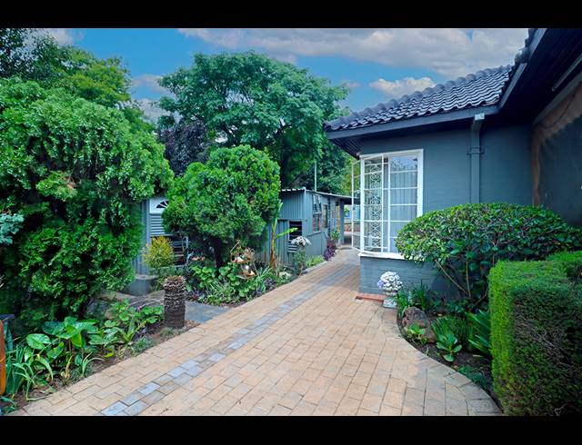 5 BEDROOM FREEHOLD FOR SALE IN LINKSFIELD